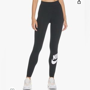 Nike classic sportswear classic high waisted graphic leggings perfect MWT MED